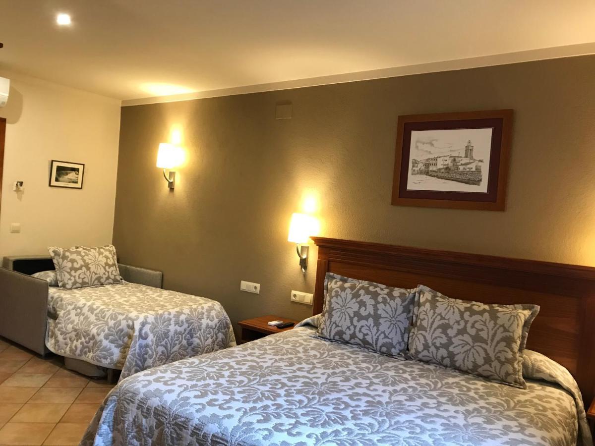 Hotel-Restaurante La Quadra Maçanet de Cabrenys Dış mekan fotoğraf
