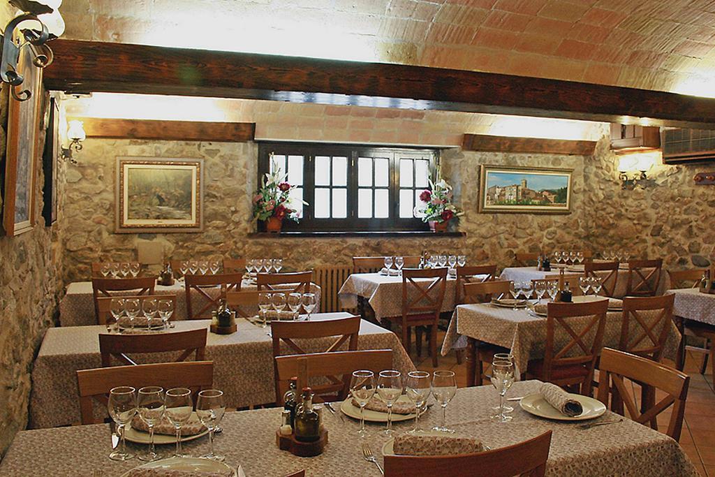 Hotel-Restaurante La Quadra Maçanet de Cabrenys Dış mekan fotoğraf