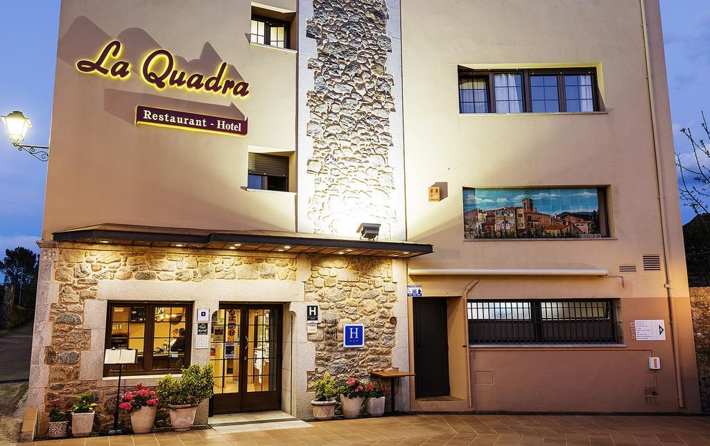 Hotel-Restaurante La Quadra Maçanet de Cabrenys Dış mekan fotoğraf