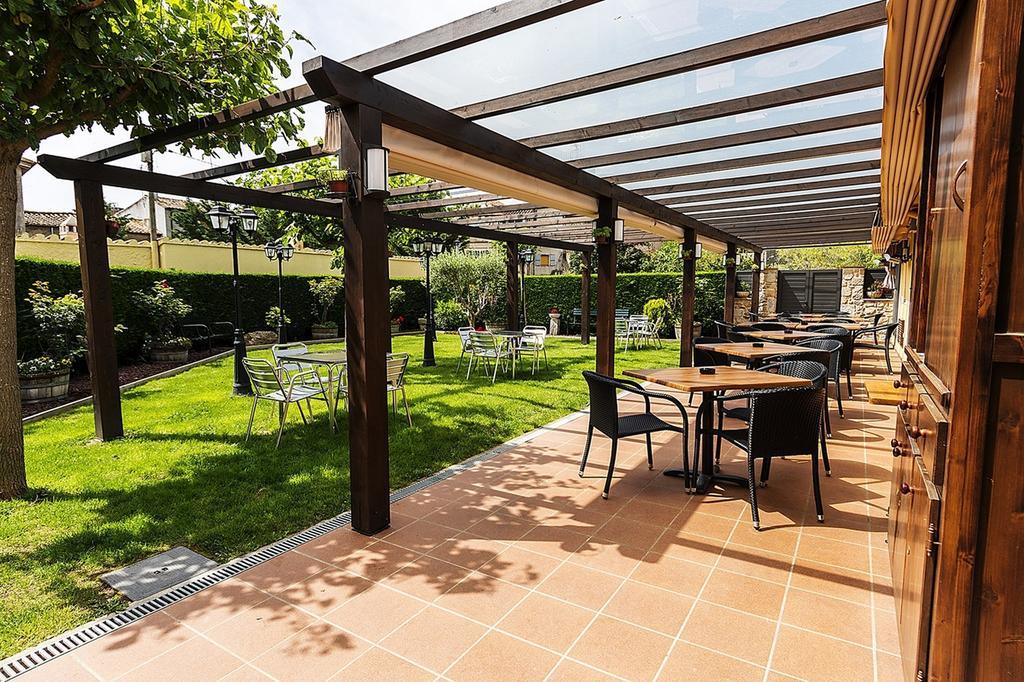 Hotel-Restaurante La Quadra Maçanet de Cabrenys Dış mekan fotoğraf