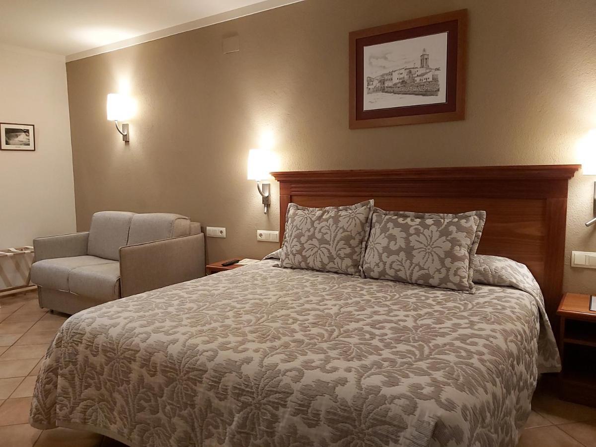 Hotel-Restaurante La Quadra Maçanet de Cabrenys Dış mekan fotoğraf