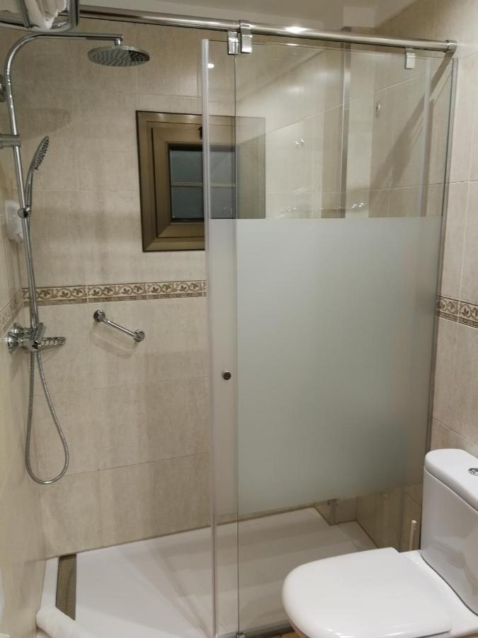 Hotel-Restaurante La Quadra Maçanet de Cabrenys Dış mekan fotoğraf